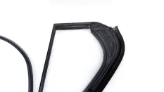 Уплотнитель стекла двери Volkswagen Jetta