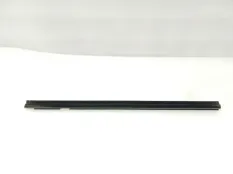 Уплотнитель стекла двери Toyota Camry