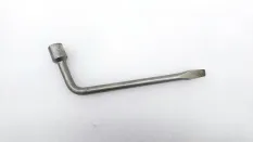 Ключ балонный Renault Arkana