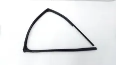 Уплотнитель стекла двери Mitsubishi Outlander