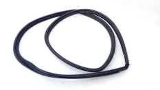 Уплотнитель проема двери Toyota RAV4