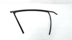 Уплотнитель стекла двери Chevrolet Cruze
