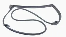 Уплотнитель двери Toyota RAV4