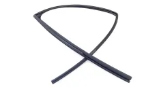 Уплотнитель стекла двери Toyota Camry