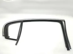 Уплотнитель стекла двери Volkswagen Passat
