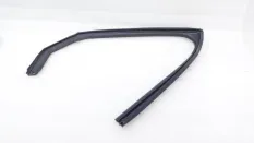 Уплотнитель стекла двери Kia K5