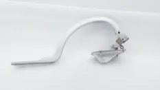 Петля крышки багажника BMW 520d