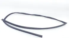 Уплотнитель стекла двери Toyota RAV4