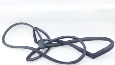 Уплотнитель двери Toyota RAV4