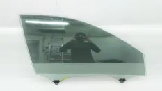 Стекло двери Toyota Camry