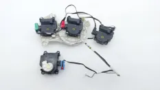 Моторчик заслонки отопителя Toyota Camry