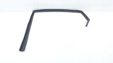 Уплотнитель стекла двери Hyundai i40