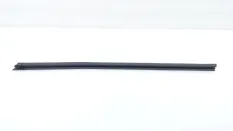 Уплотнитель стекла двери Hyundai i40
