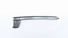 Направляющая стекла двери Toyota Auris
