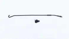 Упор капота Nissan X-Trail