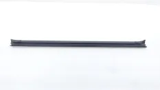 Уплотнитель стекла двери Volkswagen Touareg