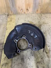 Кулак поворотный передний левый Mitsubishi L200