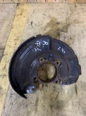 Кулак поворотный передний правый Mitsubishi L200