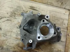 Кулак поворотный задний левый Geely Monjaro KX11