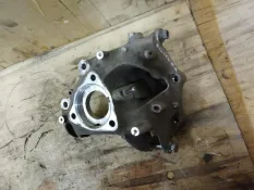Кулак поворотный задний правый Geely Monjaro KX11