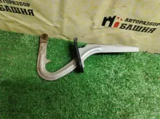 Петля капота правая Nissan NP300 DC YD25 2011