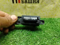 Кнопка парктроника Lexus LX570 URJ201 3URFE 2016