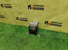 Петля багажника правая Lexus LX570 URJ201 3URFE