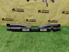 Накладка крышки багажника Lexus LX570 URJ201 3URFE