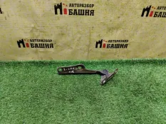 Петля капота правая Mitsubishi L200 KB4T