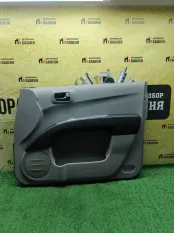 Обшивка двери передняя правая Mitsubishi L200 KB4T