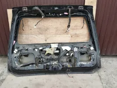 Крышка багажника Infiniti QX56 JA60