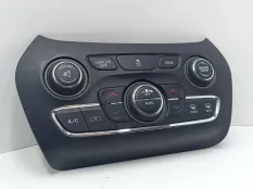Блок управления климатом Jeep Cherokee