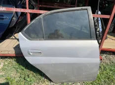 Дверь Toyota Prius