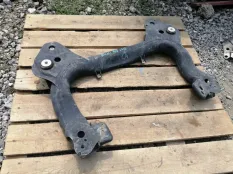 Подрамник Audi 100