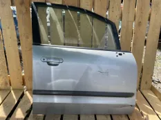 Дверь Mazda Premacy