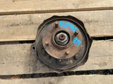 Кулак поворотный Nissan Sunny