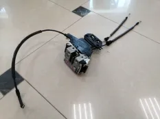 Замок двери Jeep Cherokee