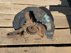 Кулак поворотный Lexus RX300