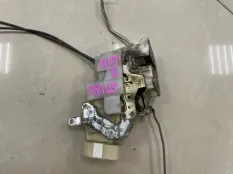 Замок двери Toyota Prius
