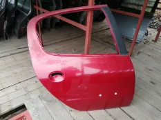Дверь Peugeot 206
