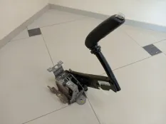 Рукоять стояночного тормоза Peugeot 408
