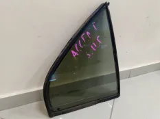 Стекло глухое Hyundai Accent
