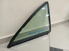 Стекло глухое Toyota Camry