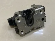 Замок двери Лада Ларгус