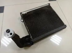 Испаритель кондиционера Lexus LS460