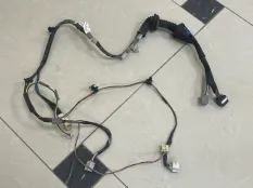 Проводка двери Toyota Prius