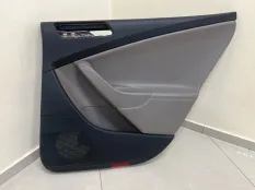 Обшивка двери Volkswagen Passat