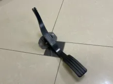 Педаль газа Лада Ларгус