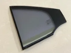 Стекло задней левой двери глухое Nissan Primera