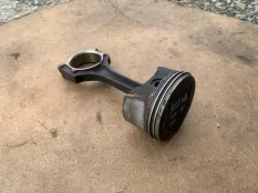 Поршень с шатуном Ford Focus